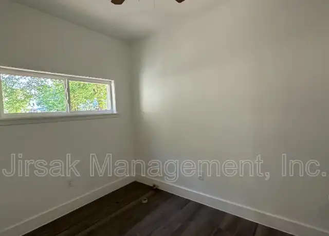 Property at 102 7th St SW Unit 1, Paris, TX, 75460, 1 bed, 1 bath, [object Object]