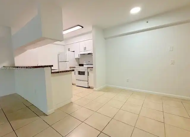 Property at 460 S Park Rd Unit 6-104, Hollywood, FL, 33021, 2 beds, 1 bath, [object Object]