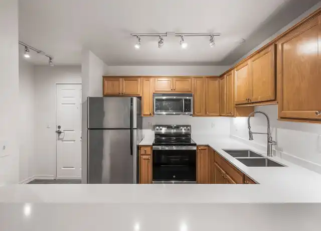 Property at 500 W Franklin Ave Unit 103, Minneapolis, MN, 55405, 1 bed, 1 bath, [object Object]