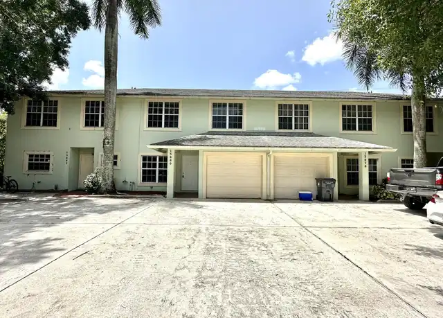 Property at 13880 York Ct, Wellington, FL, 33414, 3 beds, 1.5 baths, [object Object]