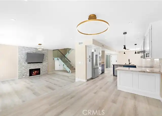 Property at 5 Crest Cir, Corona Del Mar, CA, 92625, 2 beds, 2.5 baths, [object Object]
