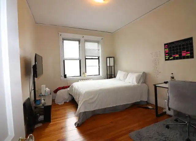 Property at 122 Babcock St Unit 33, Brookline, MA, 02446, 2 beds, 1 bath, [object Object]
