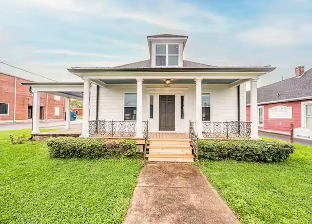 Property at 301 N College St, Franklin, KY, 42134, 2 beds, 1 bath, [object Object]