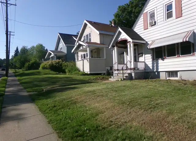 Property at 1218 N 19th Ave E, Duluth, MN, 55812, 3 beds, 1.5 baths, [object Object]