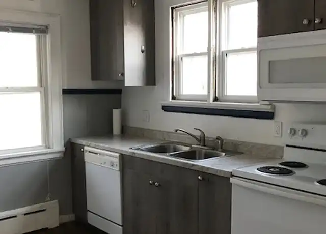 Property at 1218 N 19th Ave E, Duluth, MN, 55812, 3 beds, 1.5 baths, [object Object]