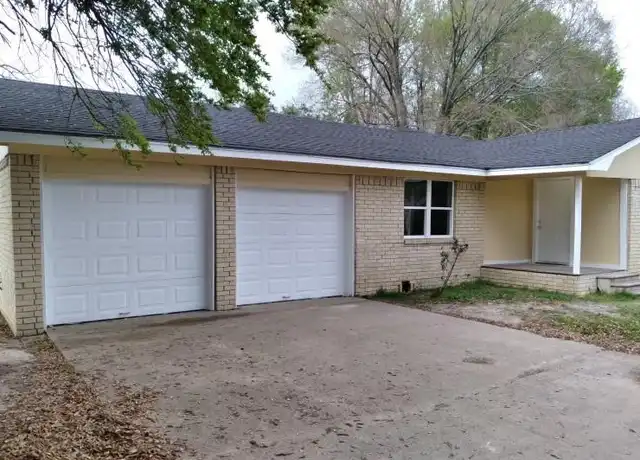 Property at 406 E Houston St, Dayton, TX, 77535, 4 beds, 2 baths, [object Object]