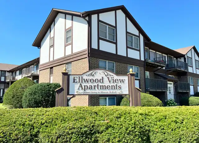 Property at 102 Augusta Ave, DeKalb, IL, 60115, 2 beds, 1 bath, [object Object]