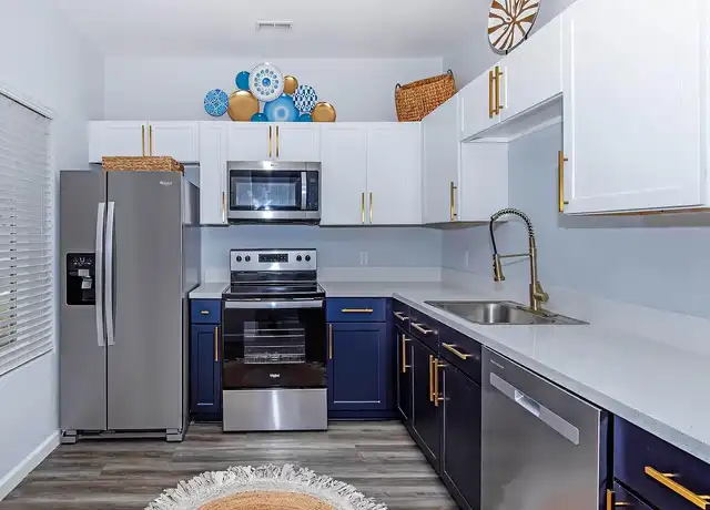 Property at Longacre Apartment Resort - 21 Northbrook Cir, Fairview Heights, IL, 62208, 1-2 bed, 1-2 bath, [object Object]