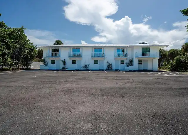Property at 2305 Tamarind Dr Unit 5, Fort Pierce, FL, 34949, 2 beds, 2 baths, [object Object]