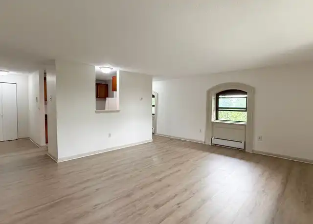 Property at 154 Wethersfield Ave Unit 8, Hartford, CT, 06114, 1 bed, 1 bath, [object Object]