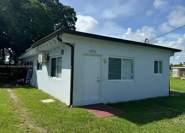 Property at 21912 SW 118th Ct Unit 21912, Goulds, FL, 33170, 2 beds, 1 bath, [object Object]