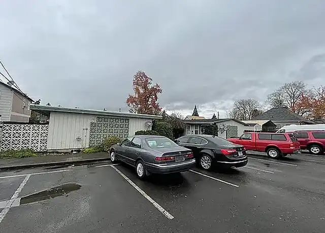 Property at Ganwick Six - 324 W Clackamas Blvd, Gladstone, OR, 97027, 1 bed, 1 bath, [object Object]