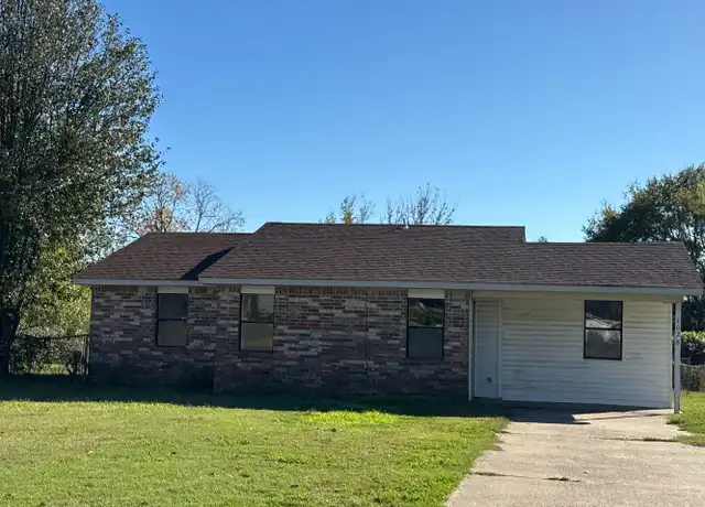 Property at 1028 Rickey Cir, Van Buren, AR, 72956, 4 beds, 1 bath, [object Object]