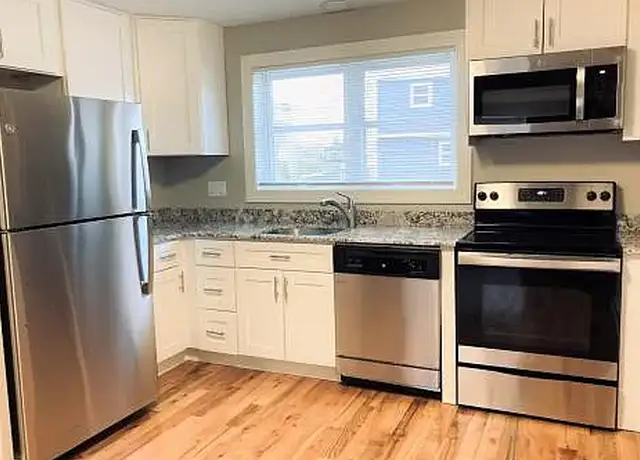 Photo of 459 Kennard Rd, Manchester, NH 03104