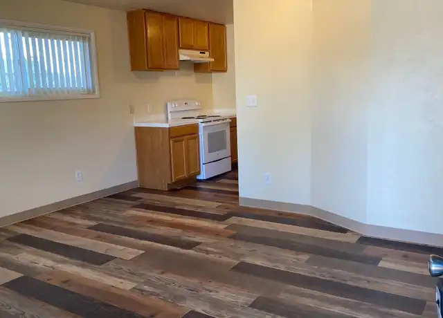 Property at 335 C St Unit 6, Springfield, OR, 97477, 1 bed, 1 bath, [object Object]