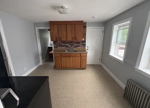 Property at 70 Park St Unit 2, Bristol, CT, 06010, 2 beds, 1 bath, [object Object]