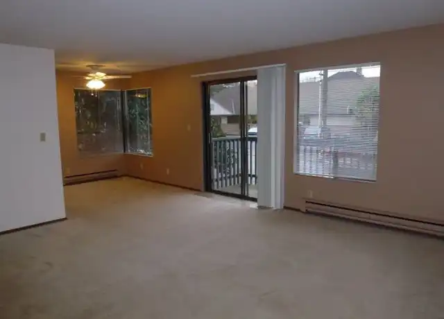 Property at 03) 4901 Phinney - 4901 Phinney Ave N, Seattle, WA, 98103, 1 bed, 1 bath, [object Object]