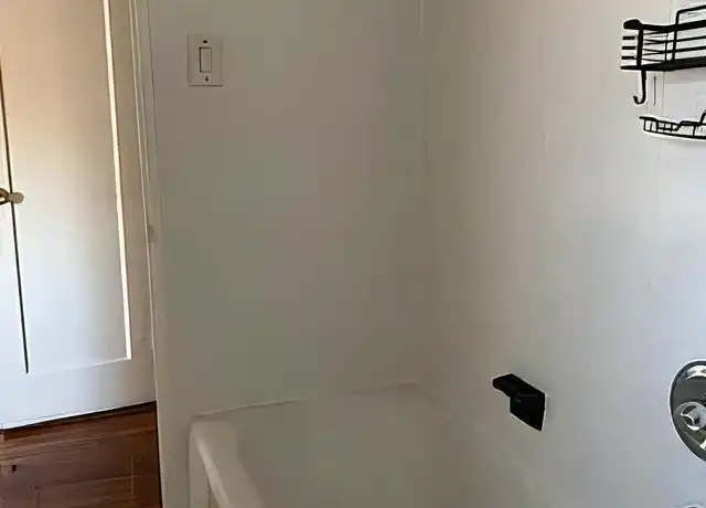 Property at 3727 86th St, Jackson Heights, NY, 11372, 1 bed, 1 bath, [object Object]