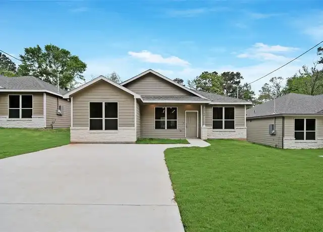 Property at 20142 Parkway Ln, Montgomery, TX, 77356, 4 beds, 2 baths, [object Object]