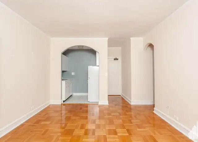 Property at 1209 W Sherwin Ave, Chicago, IL, 60626, 2 beds, 1 bath, [object Object]