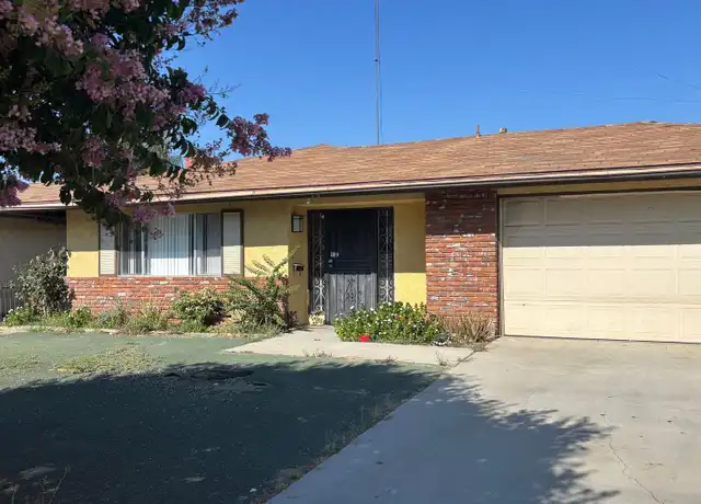 Property at 875 S Gilbert St, Hemet, CA, 92543, 3 beds, 2 baths, [object Object]