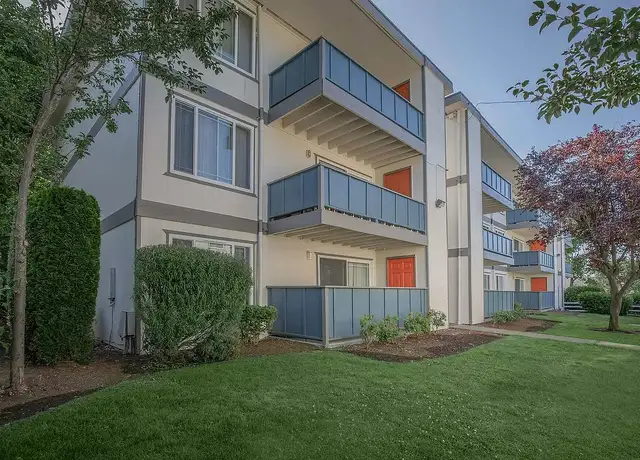 Photo of 15110 Macadam Rd S, Tukwila, WA 98188