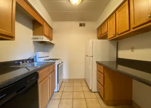 Property at 650 Center Rd Unit B-16, Plum, PA, 15239, 1 bed, 1 bath, [object Object]