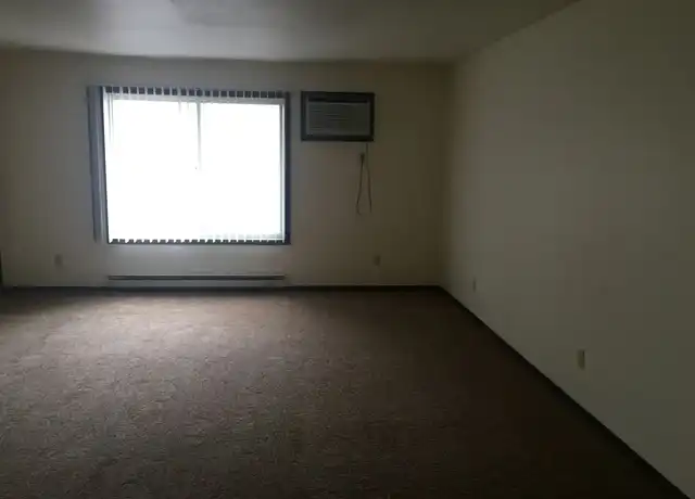 Property at Silver Lake Apartments, LLC. - 917 Silver Lake Dr, Portage, WI, 53901, 2 beds, 1 bath, [object Object]