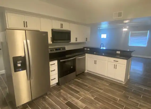 Property at 3250 Summerhill Ln Unit 3250, Columbus, OH, 43221, 2 beds, 1.5 baths, [object Object]