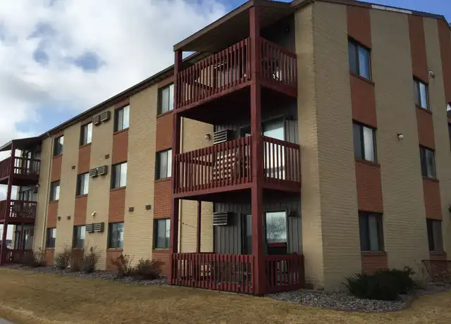 Property at 1110 28th Ave S, Moorhead, MN, 56560, 2 beds, 2 baths, [object Object]