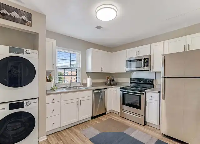 Property at CAMELOT VILLAGE - 900 Camelot Dr, Salem, VA, 24153, 1-3 bed, 1-1.5 bath, [object Object]