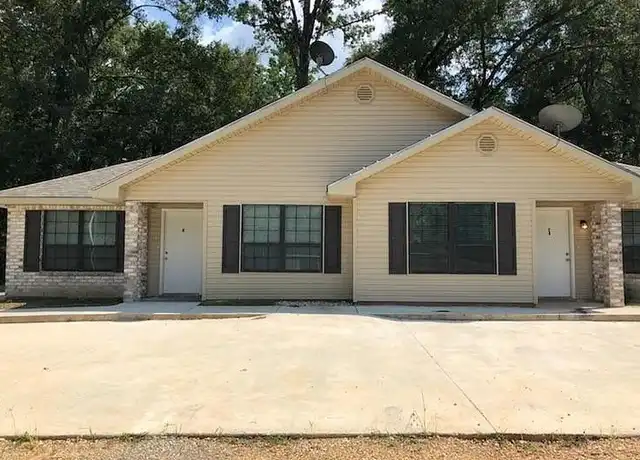 Property at 540 S 1st St, Ponchatoula, LA, 70454, 3 beds, 2 baths, [object Object]