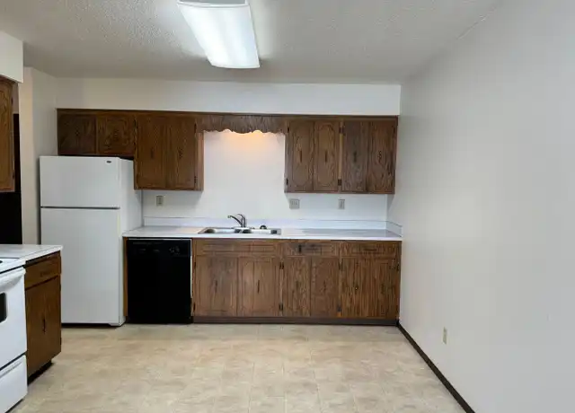 Property at 3012 9 1/2 St N, Fargo, ND, 58102, 2 beds, 1 bath, [object Object]