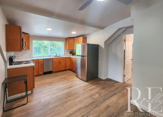 Property at 1172 Arnold Ave Unit 4, Port Orchard, WA, 98366, 2 beds, 1 bath, [object Object]