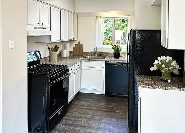 Property at Foxcroft Townhomes - 1920 Orchard Crest St, Shelby Township, MI, 48317, 2 beds, 1-1.5 bath, [object Object]