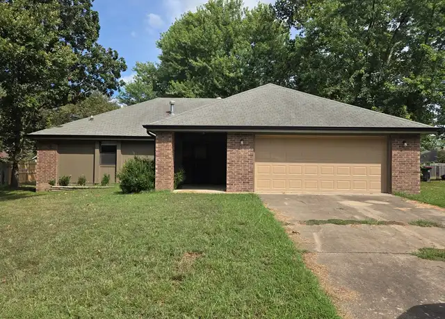 Property at 2101 McGuire St, Springdale, AR, 72762, 3 beds, 2 baths, [object Object]