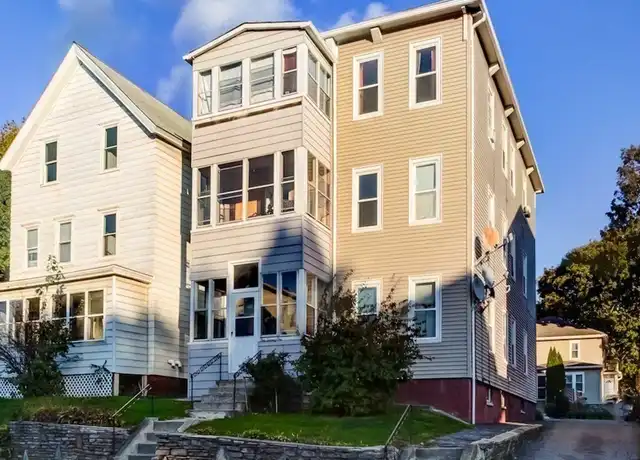 Property at 171 Vernon St Unit 3, Worcester, MA, 01610, 3 beds, 1 bath, [object Object]