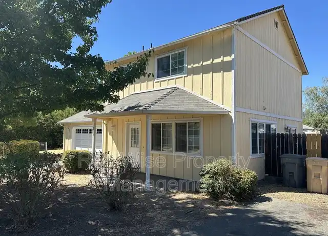 Property at 715 SW Laurel St, Grants Pass, OR, 97526, 3 beds, 2 baths, [object Object]