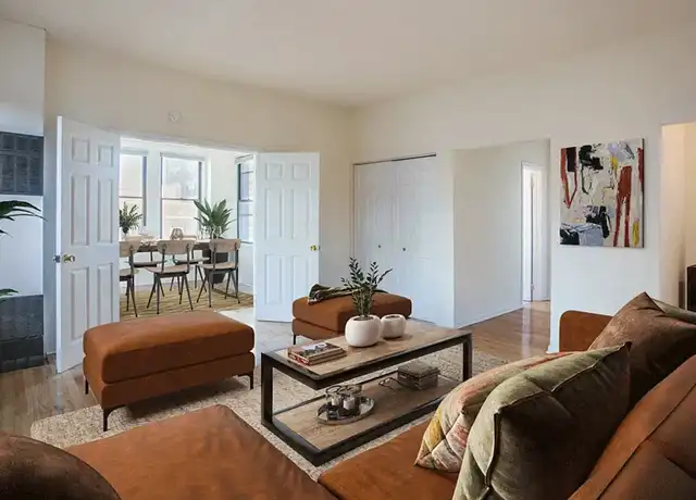 Property at 4242 N Sheridan Rd, Chicago, IL, 60613, 0-1 beds, 1 bath, [object Object]