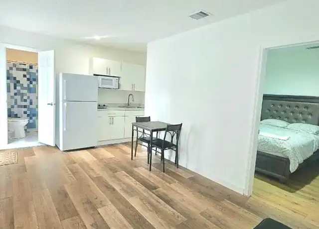 Property at 2001 NW 111th Ter, Pembroke Pines, FL, 33026, 1 bed, 1 bath, [object Object]