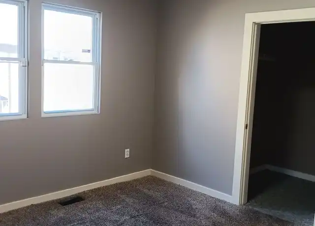 Property at 505 Rentschler St Unit Down, Akron, OH, 44304, 2 beds, 1 bath, [object Object]