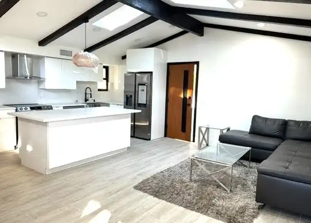 Property at 22421 Mulholland Dr, Woodland Hills, CA, 91364, 1 bed, 1 bath, [object Object]