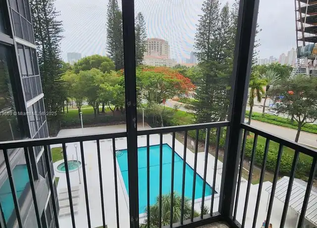 Property at 20100 W Country Club Dr #508, Aventura, FL, 33180, 1 bed, 1.5 baths, [object Object]