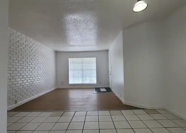 Property at 9005 Long Point Rd Unit 4, Houston, TX, 77055, 2 beds, 1 bath, [object Object]