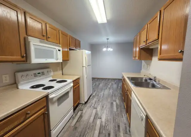 Property at 3219 S Sycamore Ave Unit 104, Sioux Falls, SD, 57110, 2 beds, 1 bath, [object Object]