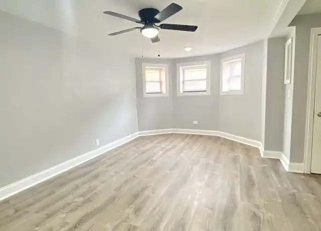 Property at 906 W Montrose Ave Unit G, Chicago, IL, 60613, 2 beds, 1 bath, [object Object]
