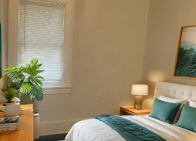 Property at 916 Bensch St Unit 5, Lansing, MI, 48912, 1 bed, 1 bath, [object Object]