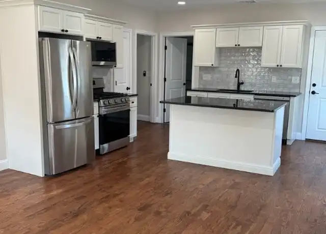 Property at 117 Rome Ave, Providence, RI, 02908, 2 beds, 1 bath, [object Object]