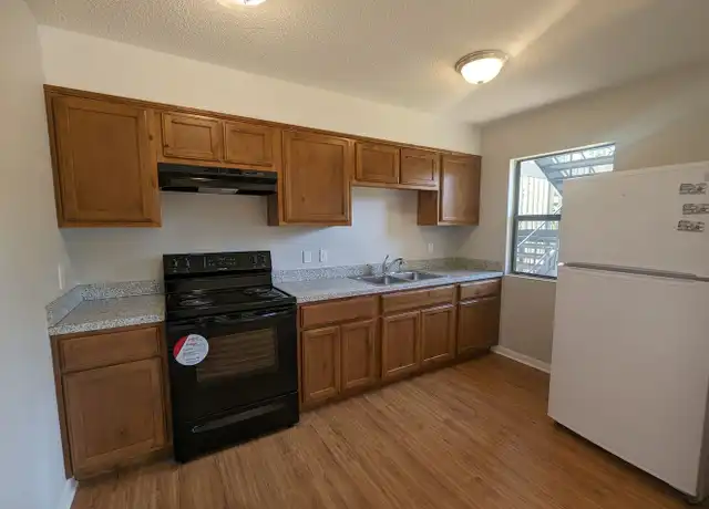 Property at 330 S 17th St Apt 4, Batesville, AR, 72501, 2 beds, 1 bath, [object Object]
