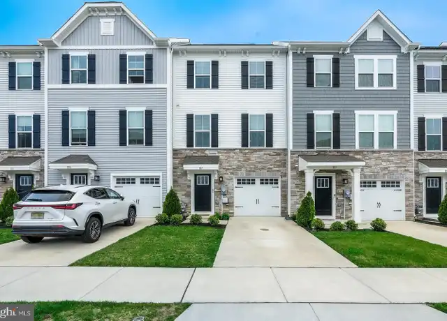 Property at 107 Kohlmyer Dr, Pennsauken, NJ, 08110, 4 beds, 3.5 baths, [object Object]